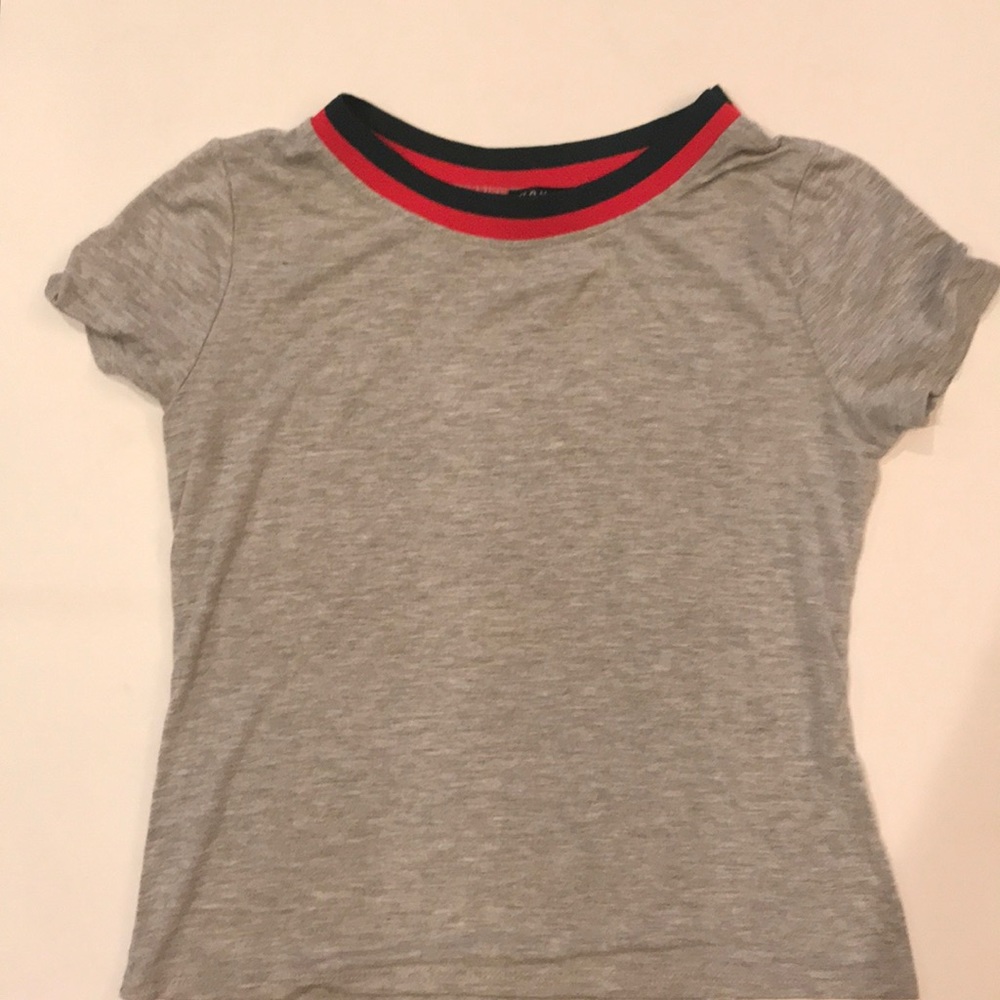 Grey tee with striped collar